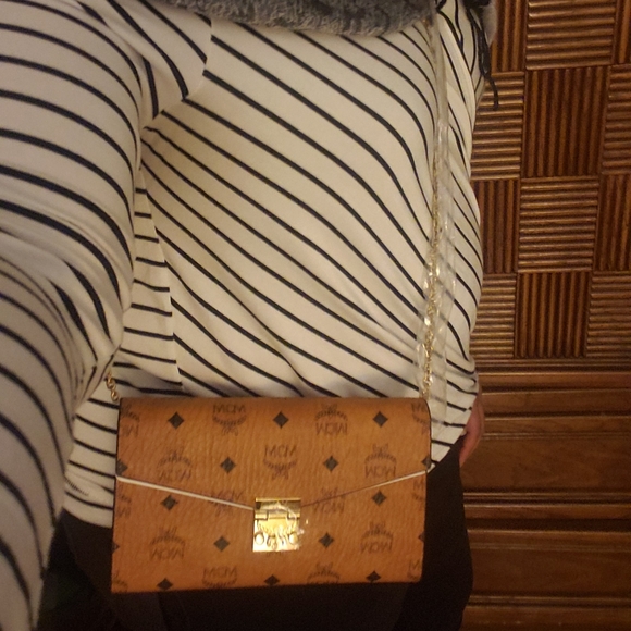 MCM Patricia Visetos Continental Crossbody Wallet - Picture 7 of 8